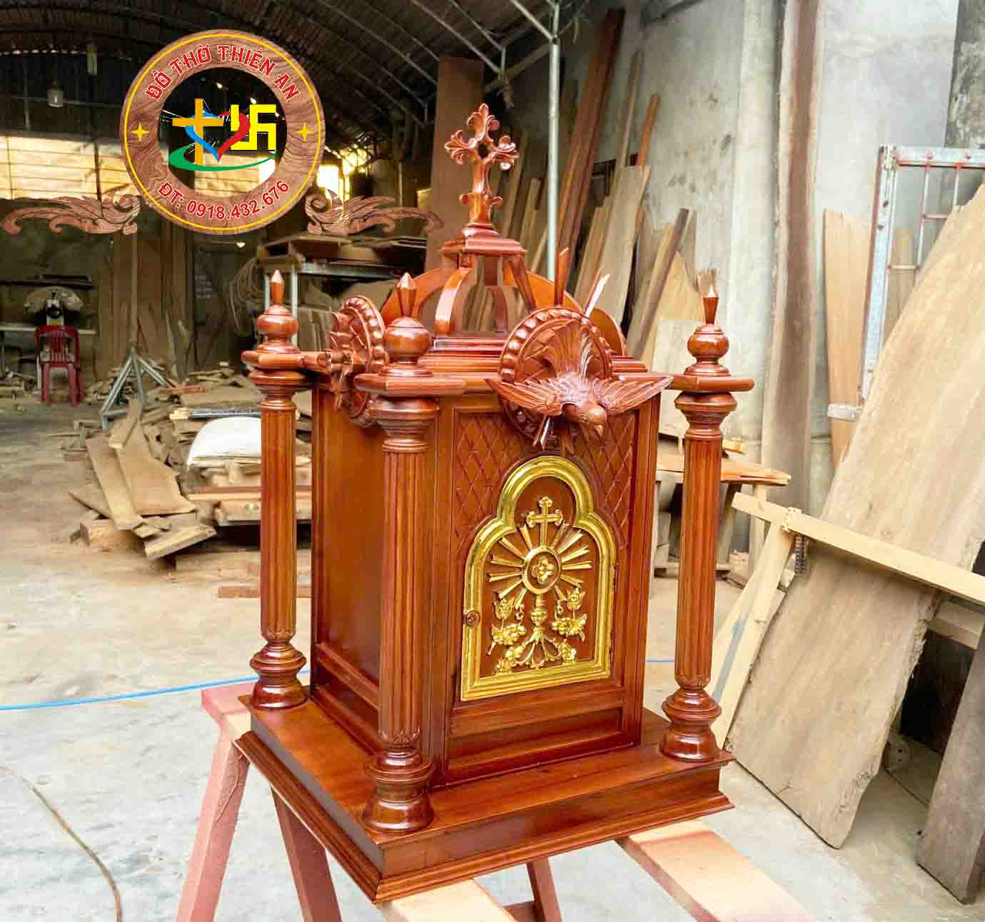 nha tam - toa trau